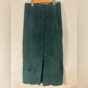 FAIRWEATHER, size 8, 100% leather suede like, front button up, front slit skirt